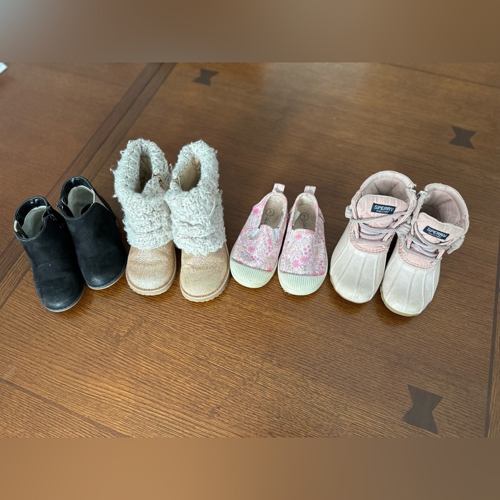 Lot of girl shoes - toddler 7-8